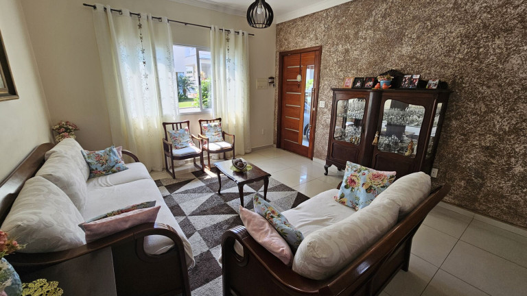 Imagem Sobrado com 5 Quartos à Venda, 202 m² em Botujuru - Mogi Das Cruzes Imagem Sobrado com 5 Quartos à Venda, 202 m² em Botujuru - Mogi Das Cruzes