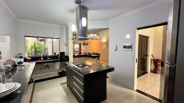 Imagem Sobrado com 4 Quartos à Venda, 314 m² em Vila Rosa - Goiânia