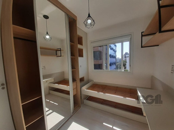 Imagem Imóvel com 3 Quartos à Venda, em Menino Deus - Porto Alegre Imagem Imóvel com 3 Quartos à Venda, em Menino Deus - Porto Alegre