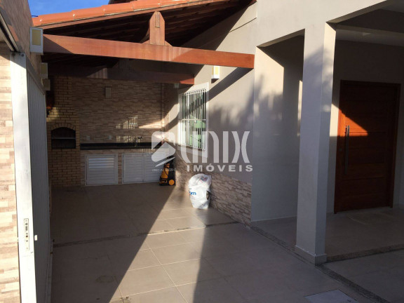 Imagem Casa com 3 Quartos à Venda, 160 m² em Ouro Verde - Rio Das Ostras Imagem Casa com 3 Quartos à Venda, 160 m² em Ouro Verde - Rio Das Ostras