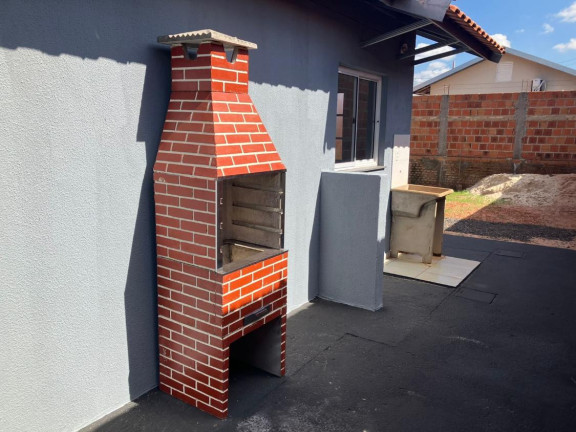Casa com 2 Quartos à Venda,  em Centro - Lins
