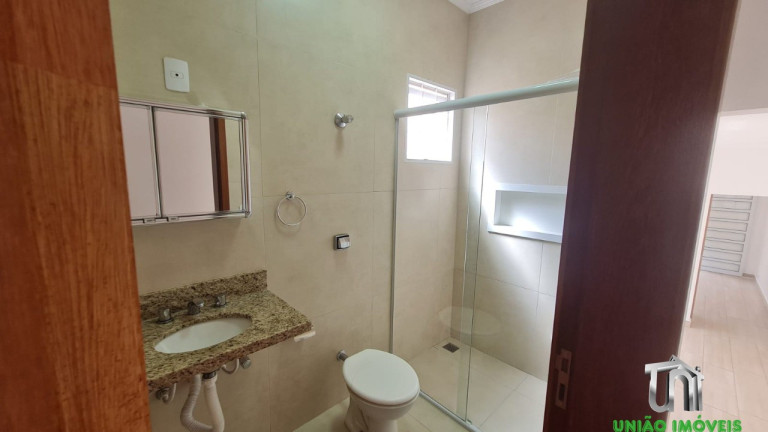 Imagem Casa com 3 Quartos para Alugar, 132 m² em Aparecida - Bragança Paulista
