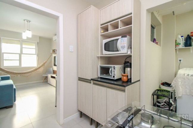 Imagem Imóvel com 2 Quartos à Venda, 47 m² em Cristal - Porto Alegre Imagem Imóvel com 2 Quartos à Venda, 47 m² em Cristal - Porto Alegre