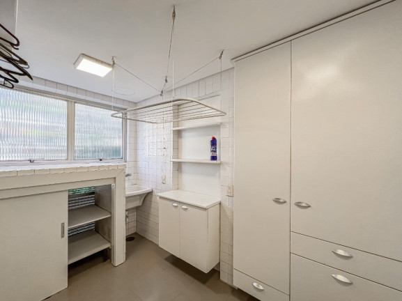 Imagem Apartamento com 3 Quartos à Venda, 182 m² em Moinhos De Vento - Porto Alegre