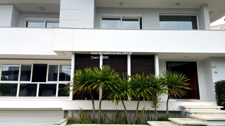 Imagem Sobrado com 5 Quartos à Venda,  em Jurerê Internacional - Florianópolis
