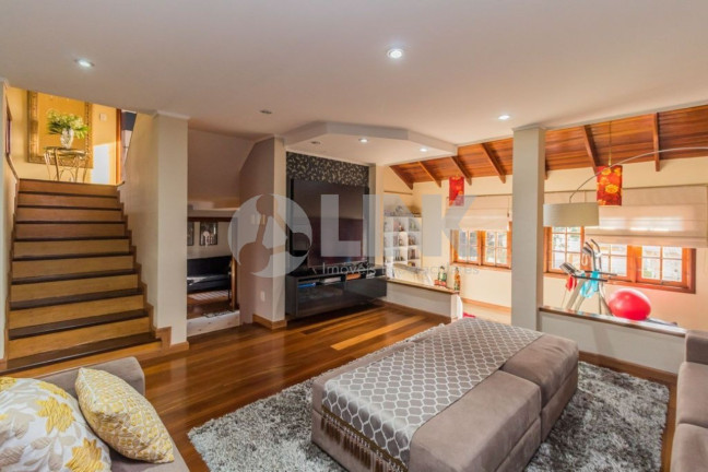 Imagem Casa com 4 Quartos à Venda, 422 m² em Jardim Itu - Porto Alegre