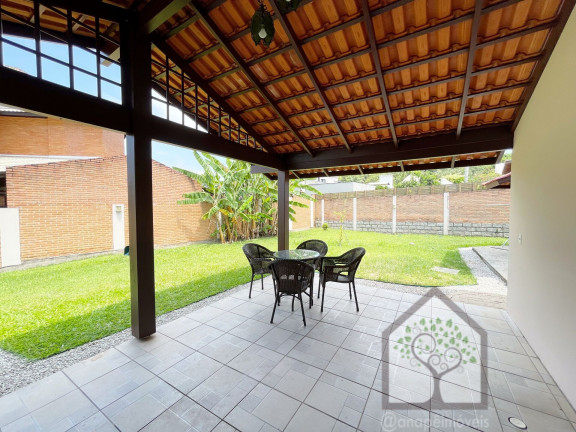 Imagem Casa com 3 Quartos à Venda, 250 m² em Sambaqui - Florianópolis