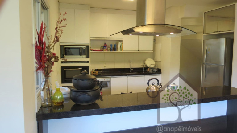 Imagem Casa com 3 Quartos à Venda, 205 m² em Sambaqui - Florianópolis Imagem Casa com 3 Quartos à Venda, 205 m² em Sambaqui - Florianópolis