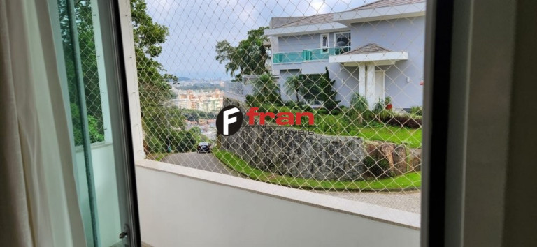 Imagem Casa com 4 Quartos à Venda, 400 m² em Córrego Grande - Florianópolis Imagem Casa com 4 Quartos à Venda, 400 m² em Córrego Grande - Florianópolis