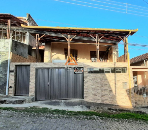 Casa com 4 Quartos à Venda, 169 m²