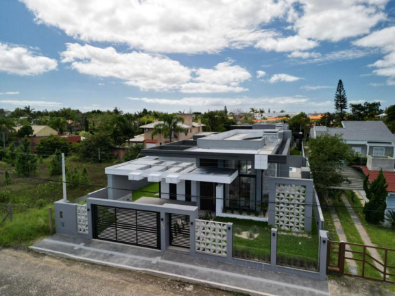 Imagem Casa com 4 Quartos à Venda, 235 m² em Atlantida - Capao Da Canoa