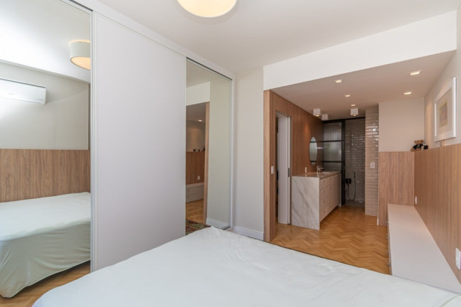 Imagem Apartamento com 3 Quartos à Venda, 120 m² em Moinhos De Vento - Porto Alegre Imagem Apartamento com 3 Quartos à Venda, 120 m² em Moinhos De Vento - Porto Alegre