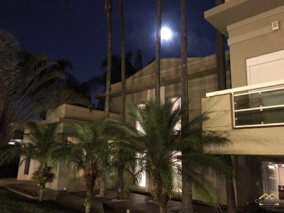 Sobrado com 3 Quartos à Venda, 2.000 m² em Jardim Novo Mundo - Jundiaí