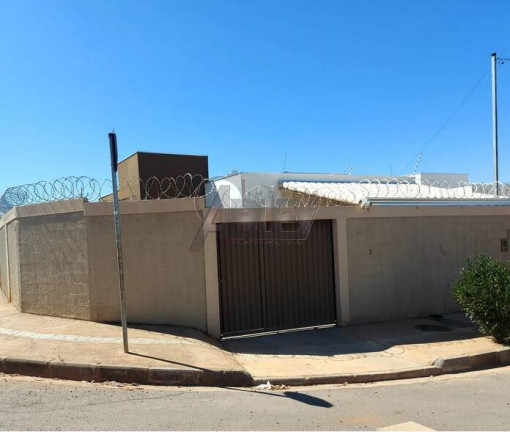 Casa com 2 Quartos à Venda, 100 m² em Jardim Primavera - Montes Claros