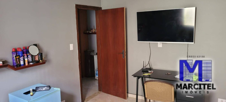 Imagem Casa com 3 Quartos à Venda, 440 m² em Jardim Carapicuiba - Carapicuíba