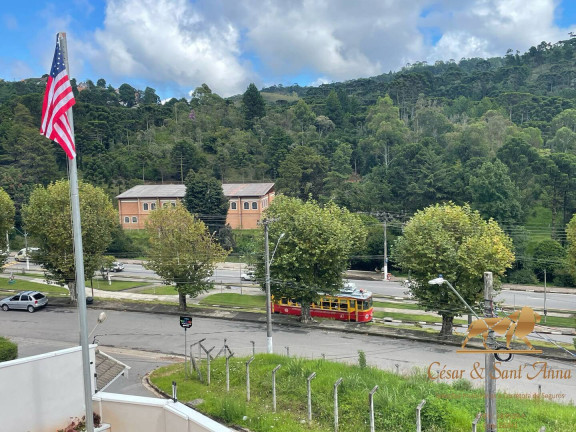 Imagem Casa com 5 Quartos à Venda, 308 m² em Campos Do Jordão