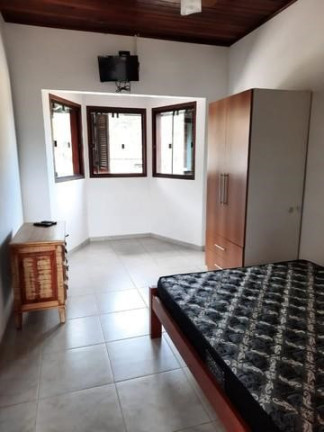 Imagem Casa com 6 Quartos à Venda,  em Perequê Mirim - Ubatuba