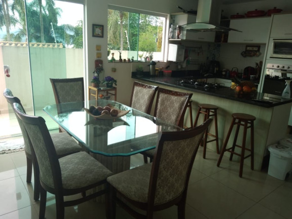 Imagem Casa com 4 Quartos à Venda, 181 m² em Trindade - Florianópolis