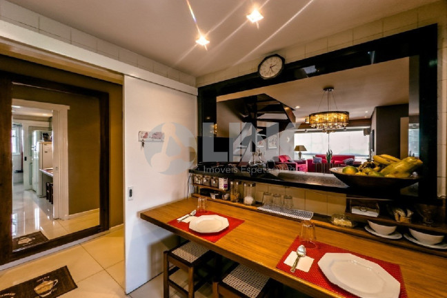 Imagem Imóvel com 3 Quartos à Venda, 244 m² em Bela Vista - Porto Alegre Imagem Imóvel com 3 Quartos à Venda, 244 m² em Bela Vista - Porto Alegre