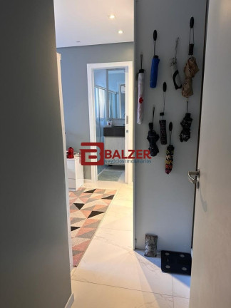 Imagem Apartamento com 2 Quartos à Venda, 136 m² em Abraão - Florianópolis Imagem Apartamento com 2 Quartos à Venda, 136 m² em Abraão - Florianópolis