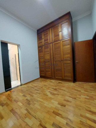 Imagem Casa com 3 Quartos à Venda, 253 m² em Vila Braz - Pirassununga
