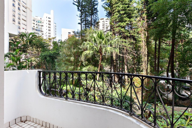 Imagem Imóvel com 3 Quartos à Venda, 130 m² em Vila Nova Conceição - São Paulo