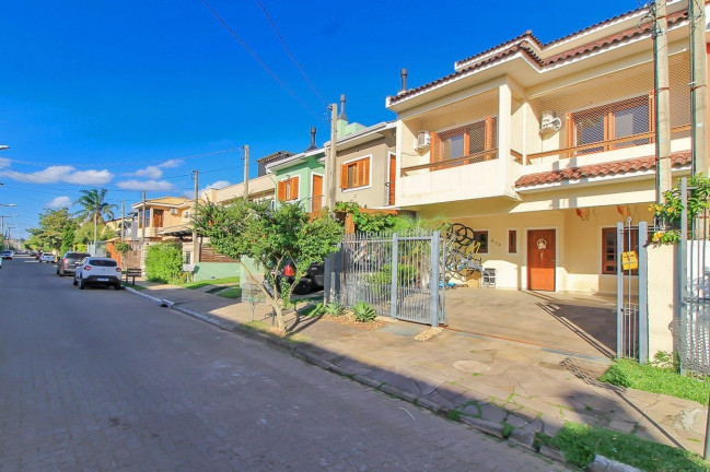 Casa com 3 Quartos à Venda, 210 m² em Hípica - Porto Alegre