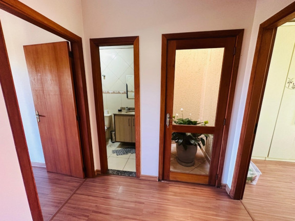Imagem Casa com 3 Quartos à Venda, 215 m² em Hípica - Porto Alegre Imagem Casa com 3 Quartos à Venda, 215 m² em Hípica - Porto Alegre