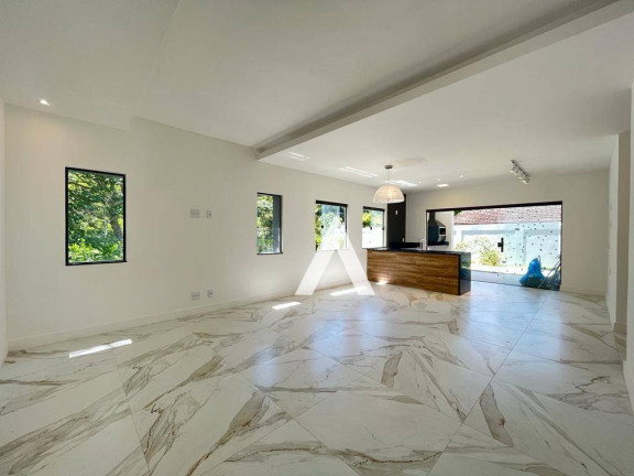 Imagem Casa com 3 Quartos à Venda, 179 m² em Albuquerque - Teresópolis