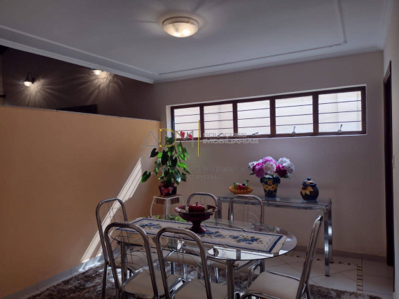 Imagem Sobrado com 3 Quartos à Venda, 300 m² em Centro - Botucatu