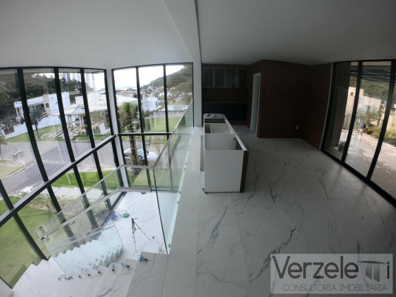 Imagem Casa com 4 Quartos à Venda, 530 m² em Barra - Balneário Camboriú Imagem Casa com 4 Quartos à Venda, 530 m² em Barra - Balneário Camboriú