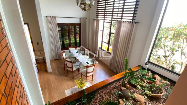 Imagem Casa com 3 Quartos à Venda, 211 m² em Menino Deus - Pato Branco