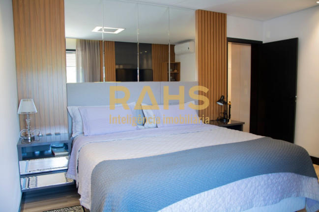 Imagem Casa com 6 Quartos à Venda, 439 m² em América - Joinville Imagem Casa com 6 Quartos à Venda, 439 m² em América - Joinville