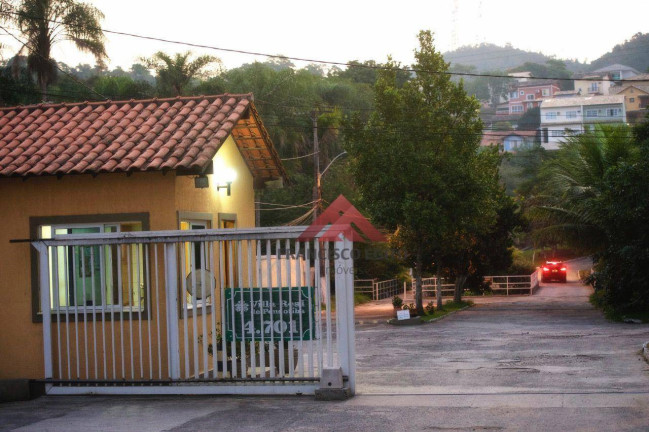Casa com 8 Quartos à Venda, 400 m² em Maria Paula - Niterói