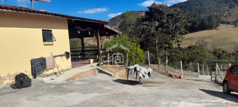 Imagem Imóvel com 3 Quartos à Venda, 3.000 m² em Laranjeiras De Caldas (rural) - Caldas Imagem Imóvel com 3 Quartos à Venda, 3.000 m² em Laranjeiras De Caldas (rural) - Caldas