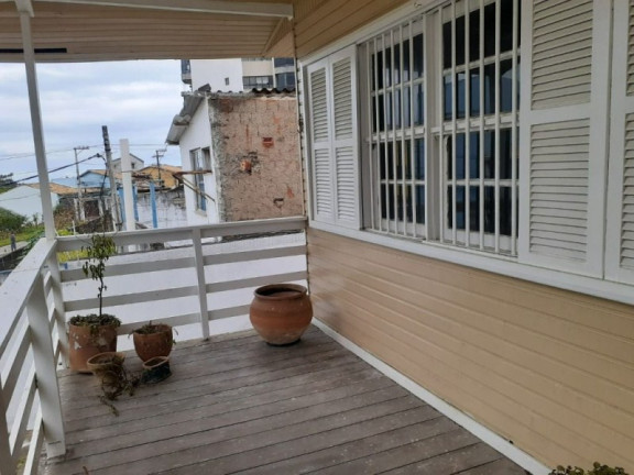 Imagem Casa com 3 Quartos à Venda, 360 m² em Imbetiba - Macaé