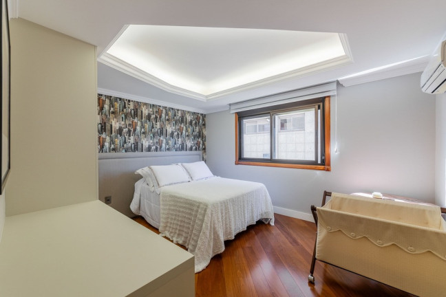 Imagem Imóvel com 4 Quartos à Venda,  em Moinhos De Vento - Porto Alegre
