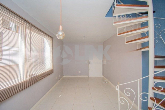Imagem Imóvel com 3 Quartos à Venda, 92 m² em Petrópolis - Porto Alegre