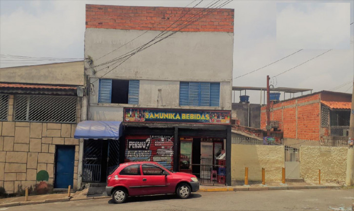 Casa com 4 Quartos à Venda,  em Vila Janete - Carapicuíba