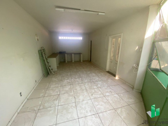 Sala Comercial à Venda, 32 m² em Centro - Montes Claros