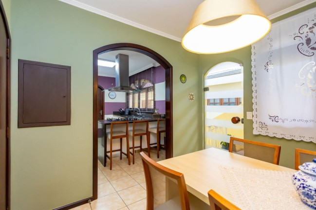 Imagem Casa com 4 Quartos à Venda, 381 m² em Jardim Social - Curitiba