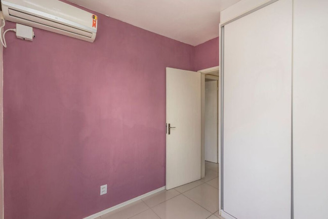 Imagem Imóvel com 2 Quartos à Venda, 47 m² em Cristal - Porto Alegre Imagem Imóvel com 2 Quartos à Venda, 47 m² em Cristal - Porto Alegre