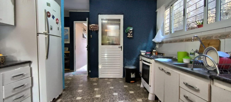 Imagem Casa com 3 Quartos à Venda, 300 m² em Santa Felicidade - Curitiba Imagem Casa com 3 Quartos à Venda, 300 m² em Santa Felicidade - Curitiba