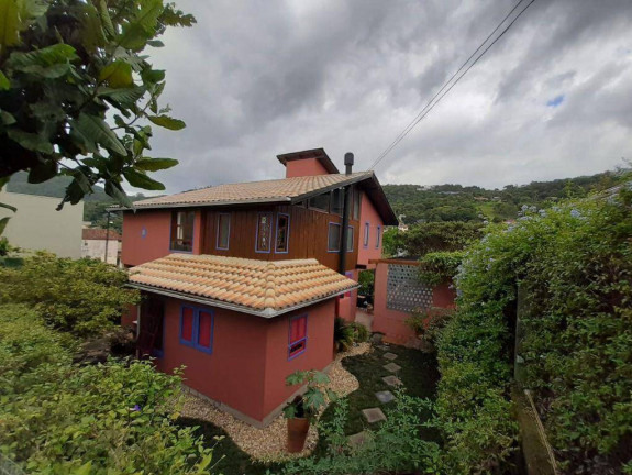 Casa com 4 Quartos à Venda,  em Lagoa Da Conceição - Florianópolis