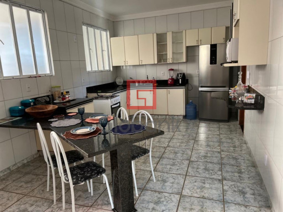 Imagem Casa com 4 Quartos à Venda, 600 m² em Todos Os Santos - Montes Claros Imagem Casa com 4 Quartos à Venda, 600 m² em Todos Os Santos - Montes Claros