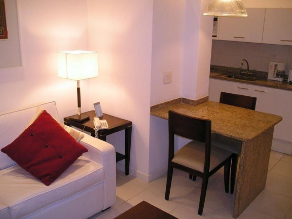 Imagem Apartamento com 1 Quarto para Alugar, 50 m² em Copacabana - Rio De Janeiro