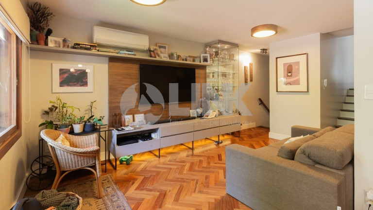 Imagem Imóvel com 3 Quartos à Venda, 196 m² em Mont Serrat - Porto Alegre Imagem Imóvel com 3 Quartos à Venda, 196 m² em Mont Serrat - Porto Alegre