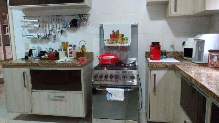 Imagem Casa com 4 Quartos à Venda, 375 m² em Jardim Carvalho - Porto Alegre Imagem Casa com 4 Quartos à Venda, 375 m² em Jardim Carvalho - Porto Alegre
