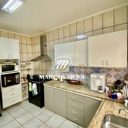 Imagem Casa com 3 Quartos à Venda, 300 m² em Campinas