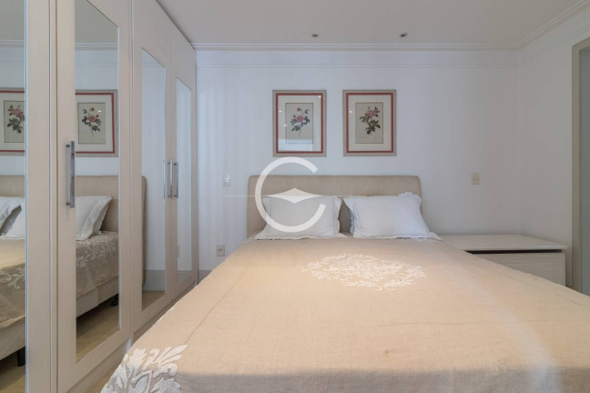 Imagem Apartamento com 4 Quartos para Alugar, 147 m² em Moema - São Paulo